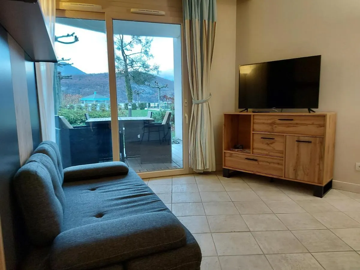Appartement Charmant studio en rez de jardin au bord du lac d’Annecy à Duingt 0*,