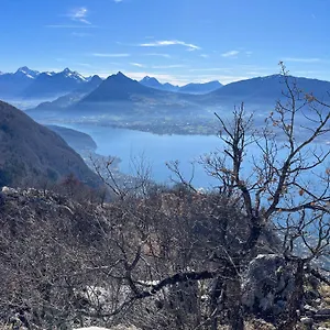 Entre D'annecy Et Montagnes, Golf Et Parapente A Pieds Appartement